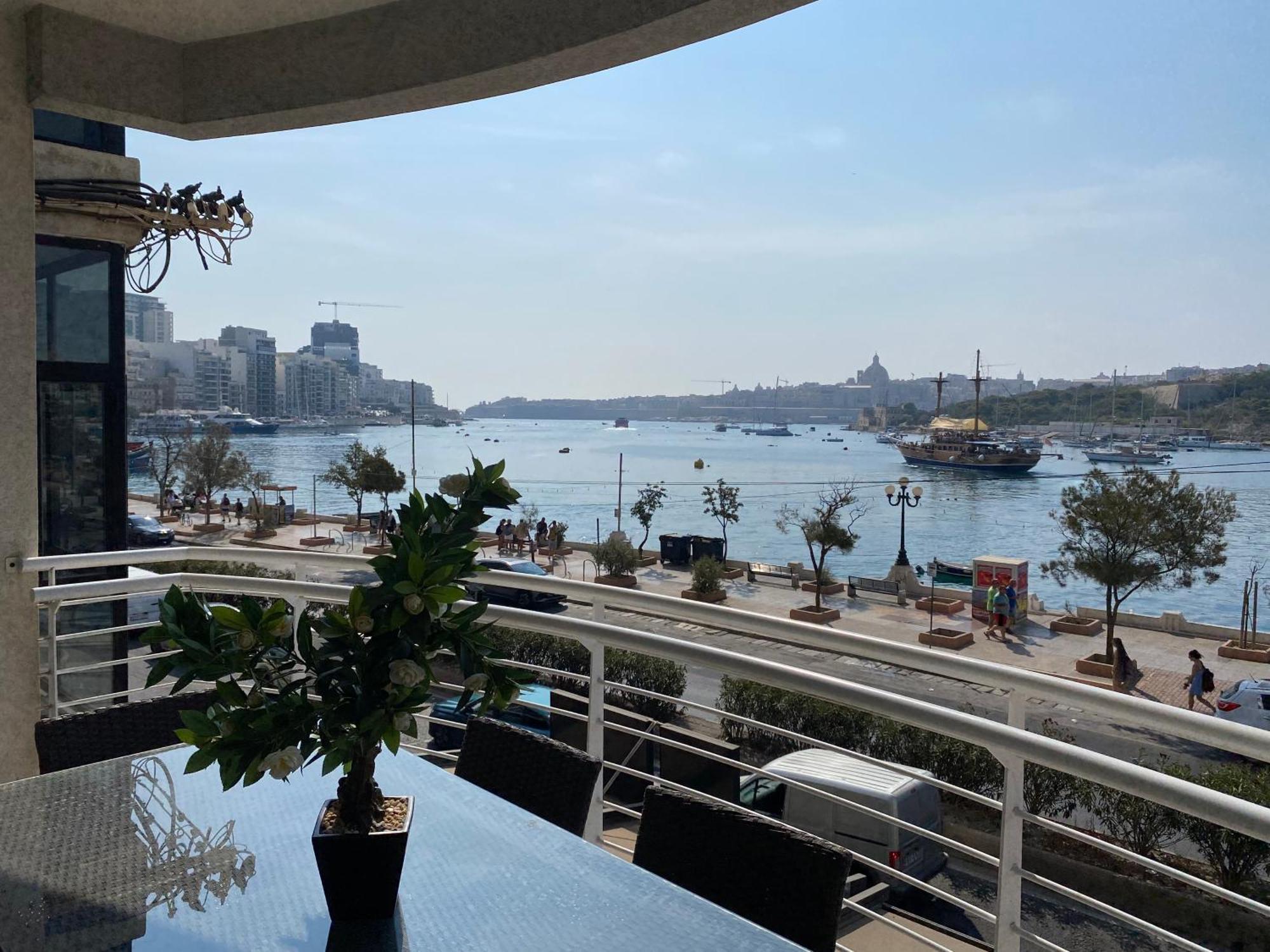 Seafront Harbour Haven - Steps To Ferry, Shops And Beaches Sliema Exteriör bild