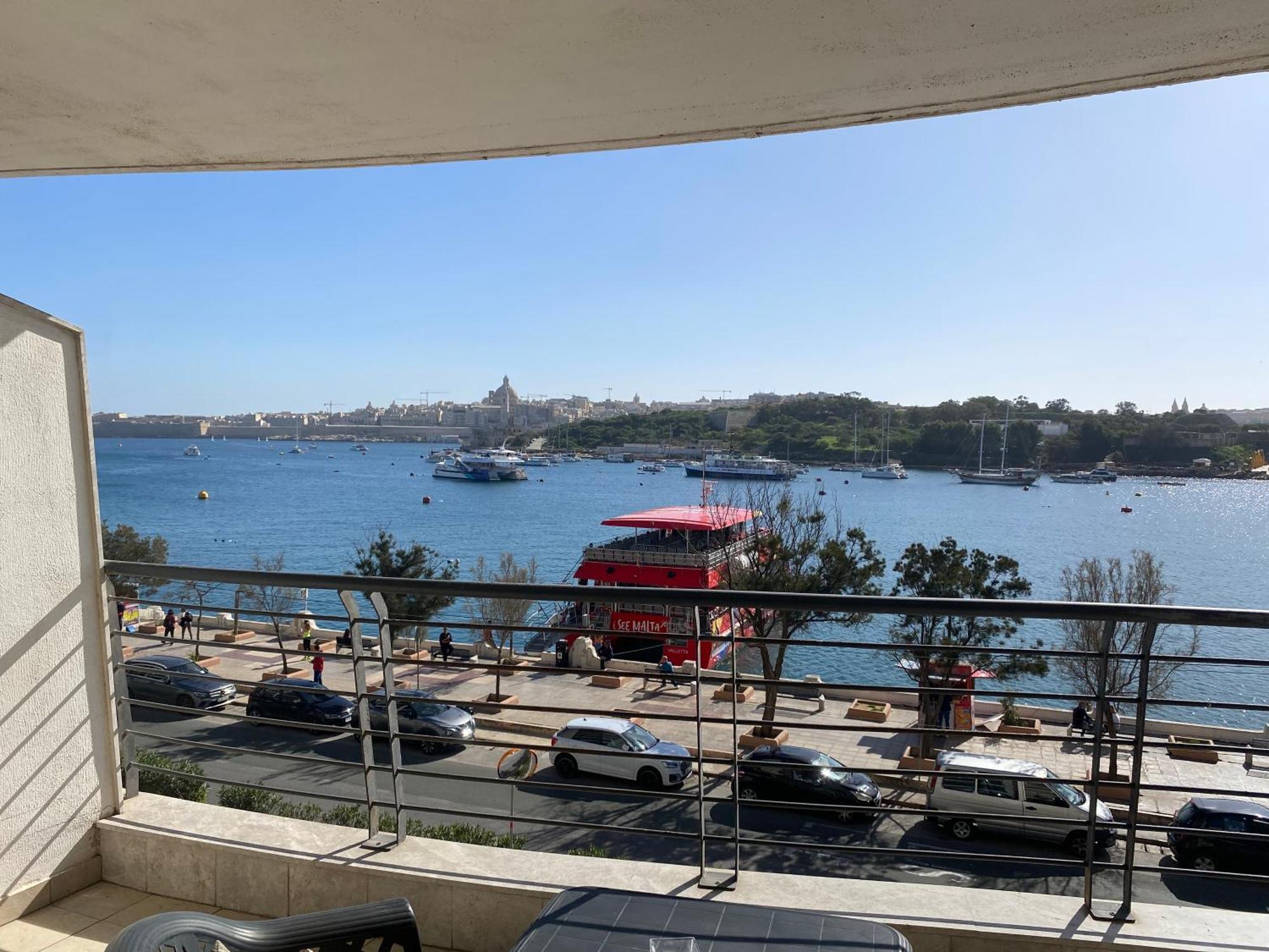 Seafront Harbour Haven - Steps To Ferry, Shops And Beaches Sliema Exteriör bild